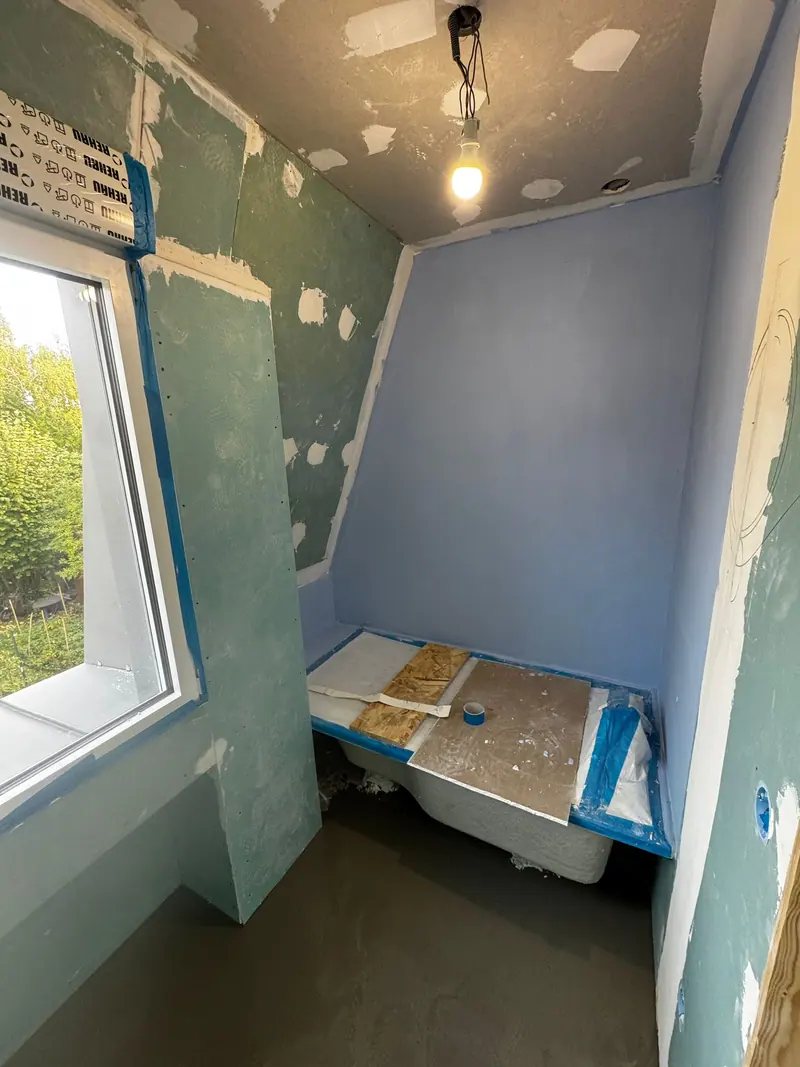 Salle d’eau de l’étage en cours d’aménagement (Extension et aménagement intérieur, Eaubonne)