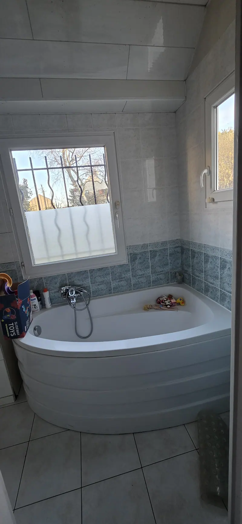 L’ancienne salle de bain (Extension et aménagement intérieur, Eaubonne)