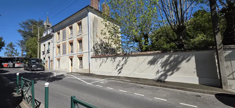 Façade et mur de clôture enduits (Ravalement de façades, Parmain)