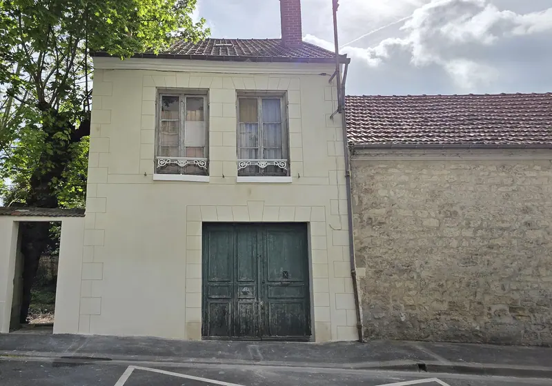 Seconde façade et mur, vue d’ensemble (Ravalement de façades, Parmain)