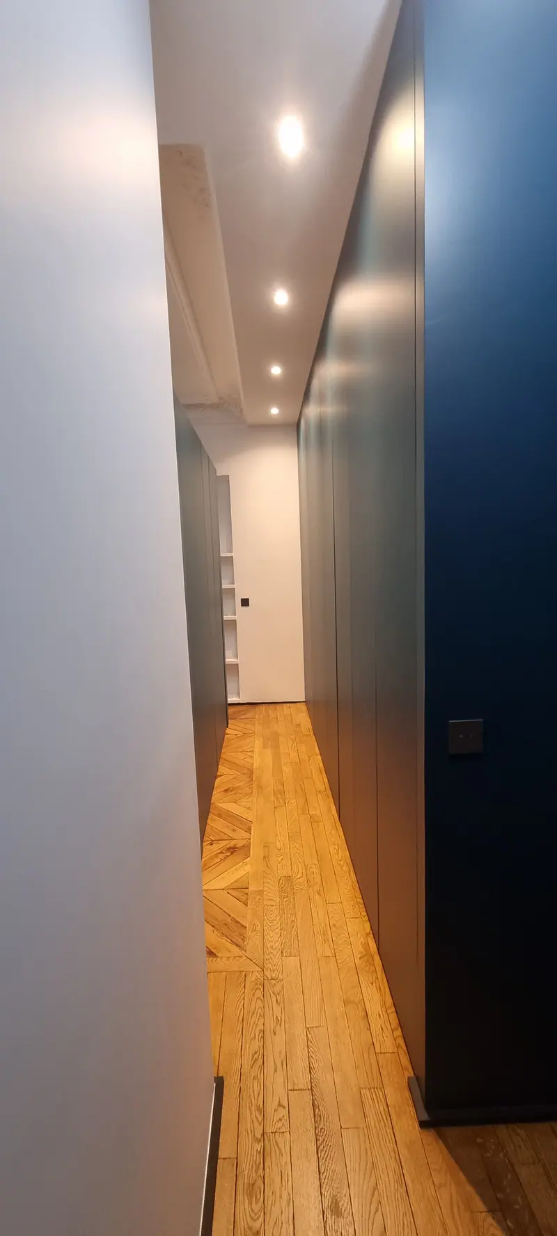 Couloir et rangements (Rénovation d’un appartement ancien, Paris)