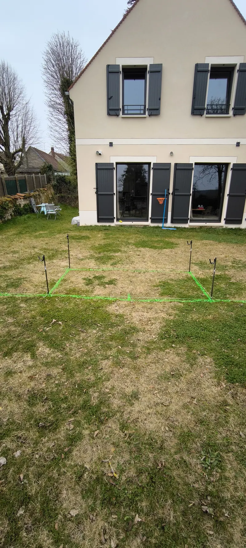 Implantation au sol avant travaux (Terrassement, murets et enduit, Villiers-Adam)